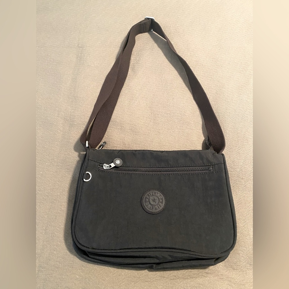 Kipling cross body shoulder bag purse nylon 👀 Like New travel vegan mini compact